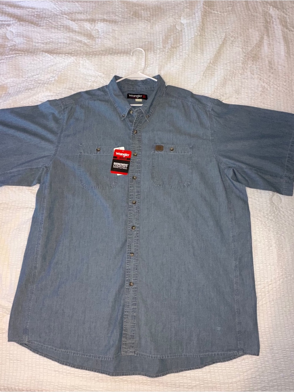 Wrangler Short-Sleeve Button-Down Denim Shirt in Light Blue